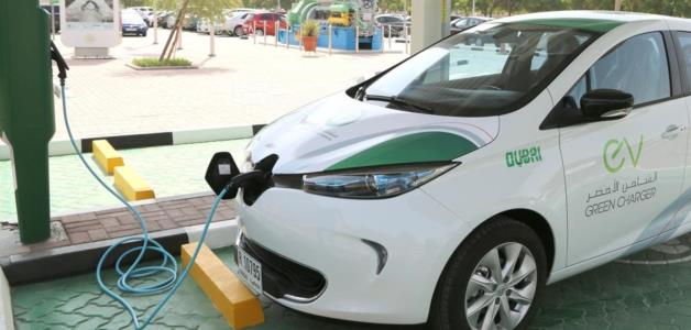 دبي تمدد فترة الشحن المجاني للسيارات الكهربائية غير التجارية حتى 2021