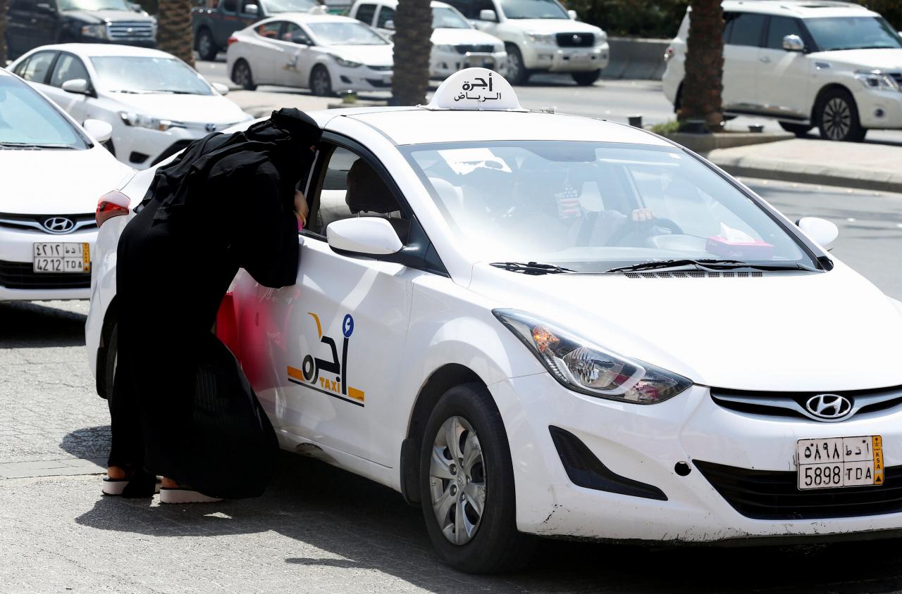 الرياض تمنع غير السعوديين من العمل بسيارات الأجرة في هذه المنطقة
