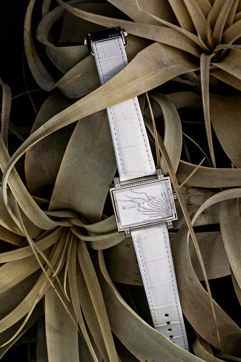 ساعة كلاسيكية جريئة من ستينيات القرن العشرين: Tradition 1965 Auto من Rado