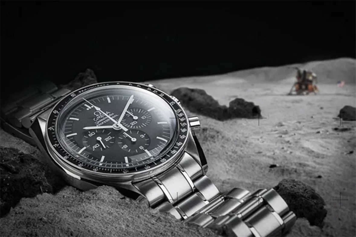 أوميجا صاحبة الساعة التي ارتداها نيل أرمسترونج خلال رحلته للقمر في فيلم First Man