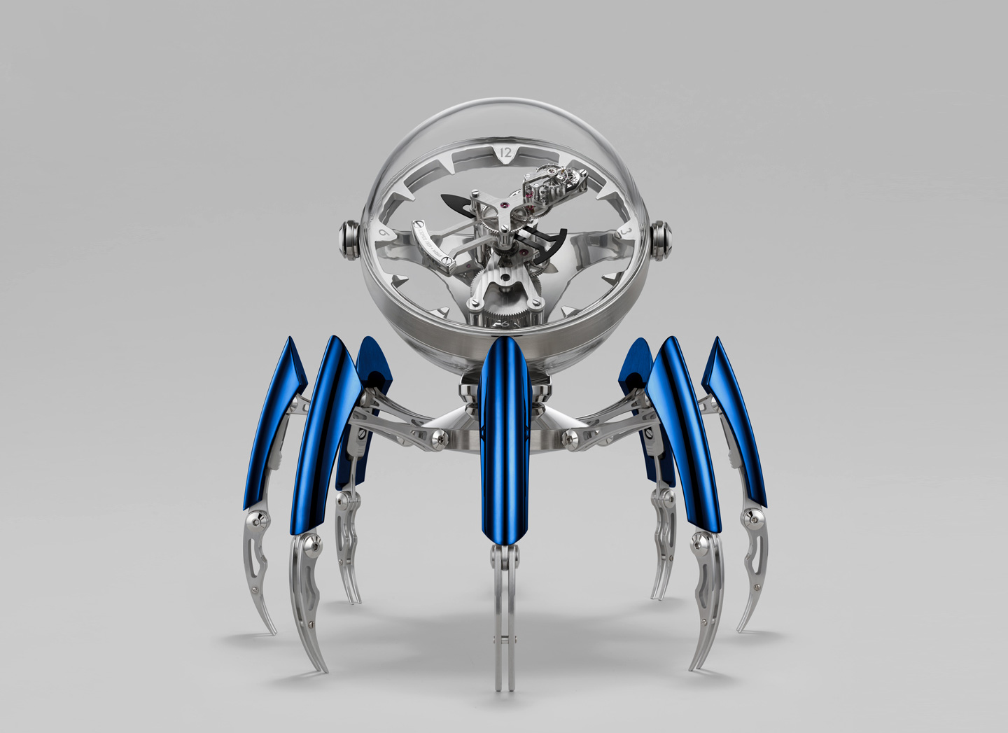 MB&F تطلق نسخة حصرية من طاولة على شكل أخطبوط تعمل كساعة