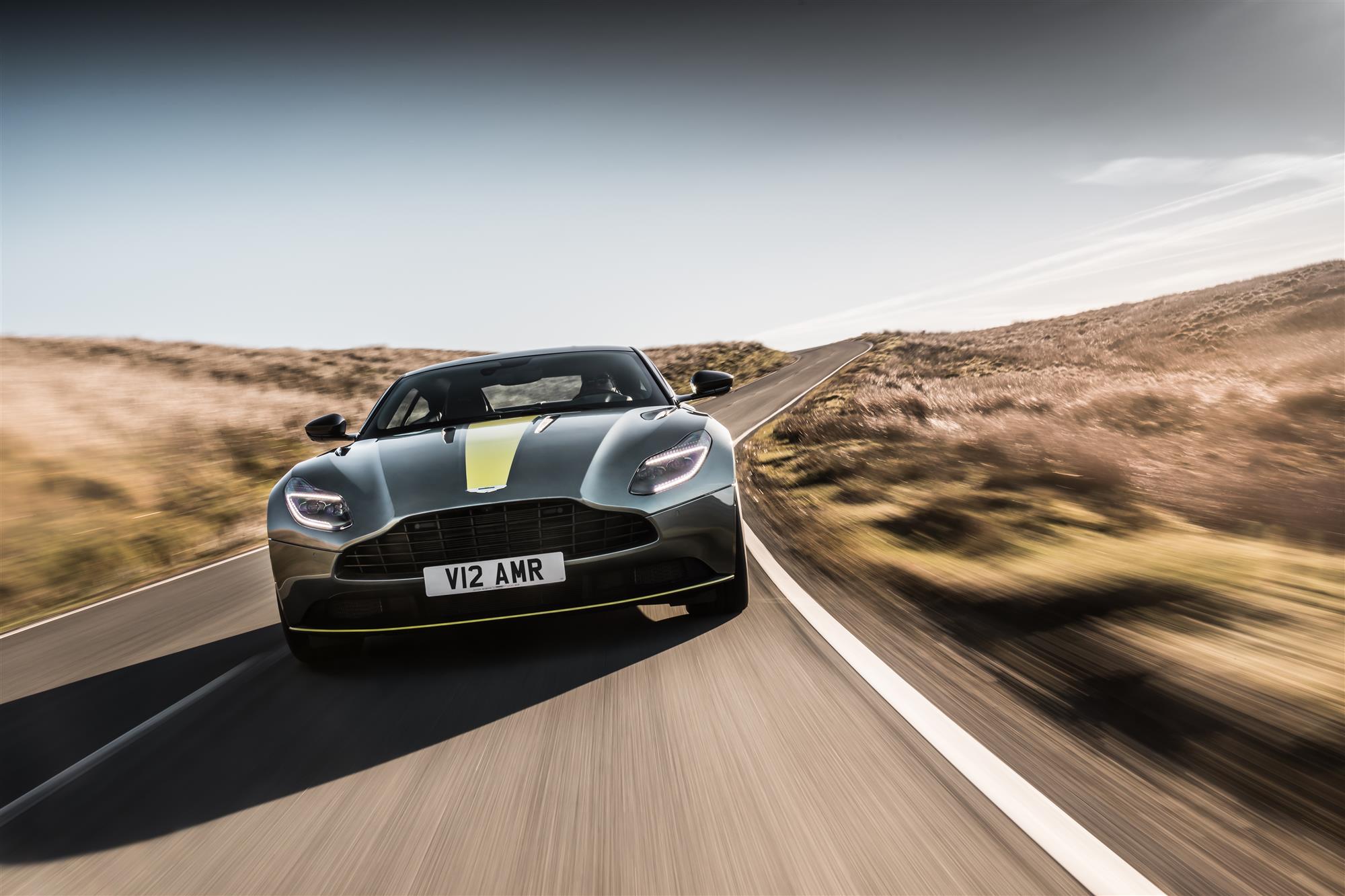 سيارات Aston Martin تتألق في مهرجان جودوود للسرعة 2018