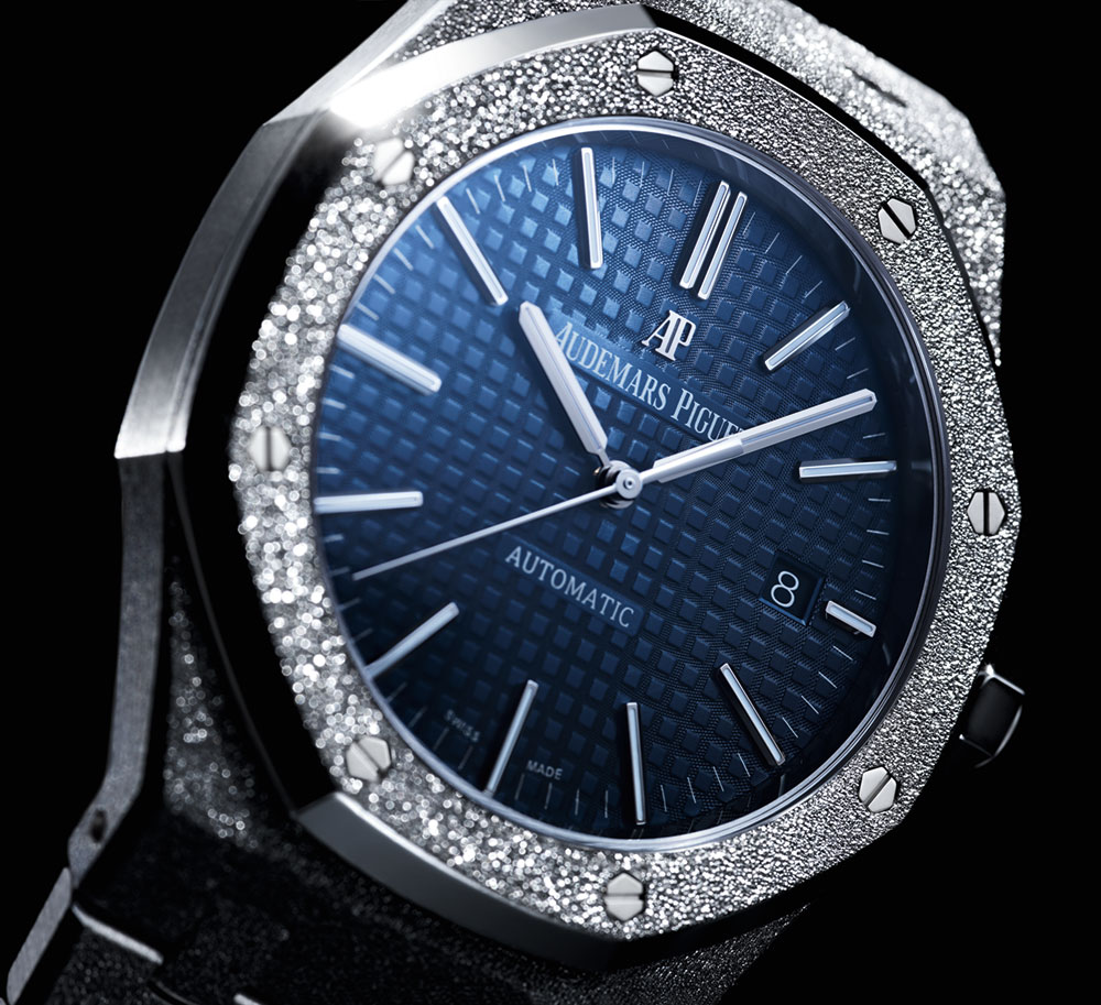 نظرة على ساعة Audemars Piguet Royal Oak Frosted Gold