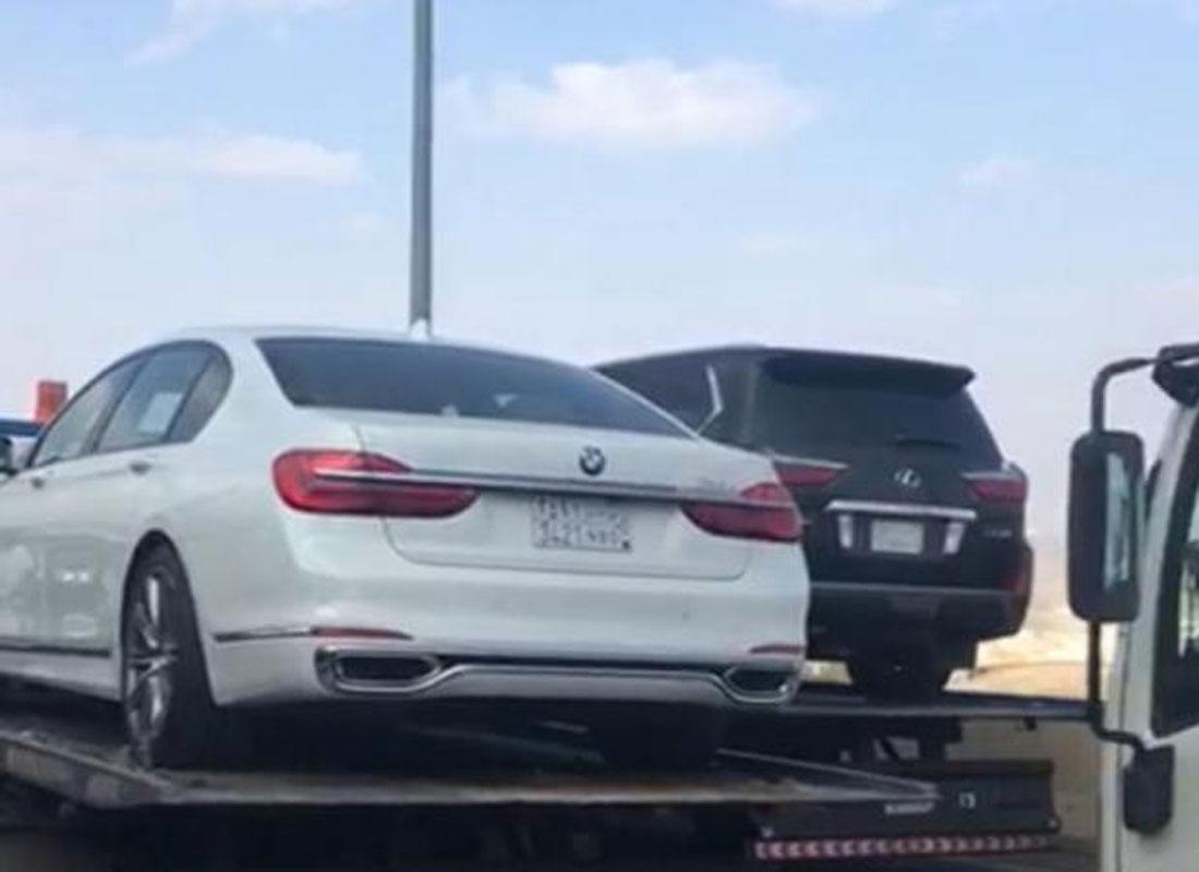 لحظة نقل سيارات فقيد عسير الأمير منصور بن مقرن إلى الرياض