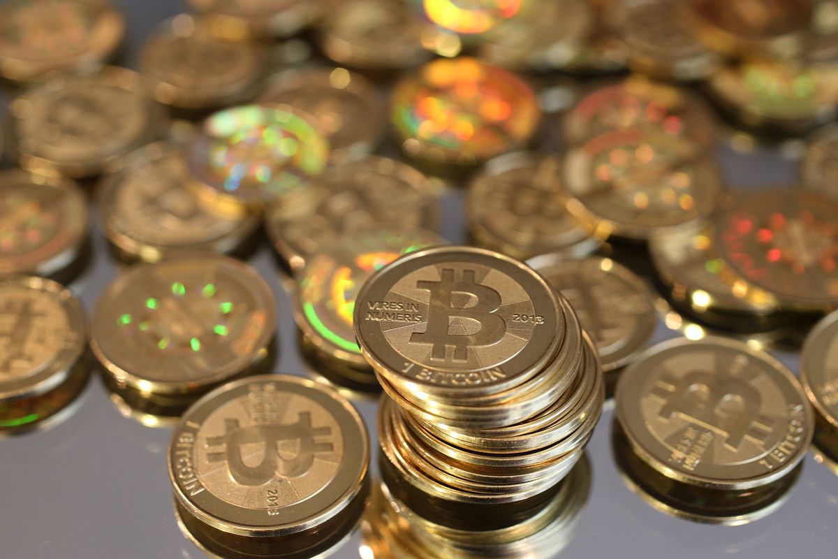 انخفاض سعر عملة بيتكوين أكثر من ألف دولار في أقل من 48 ساعة
