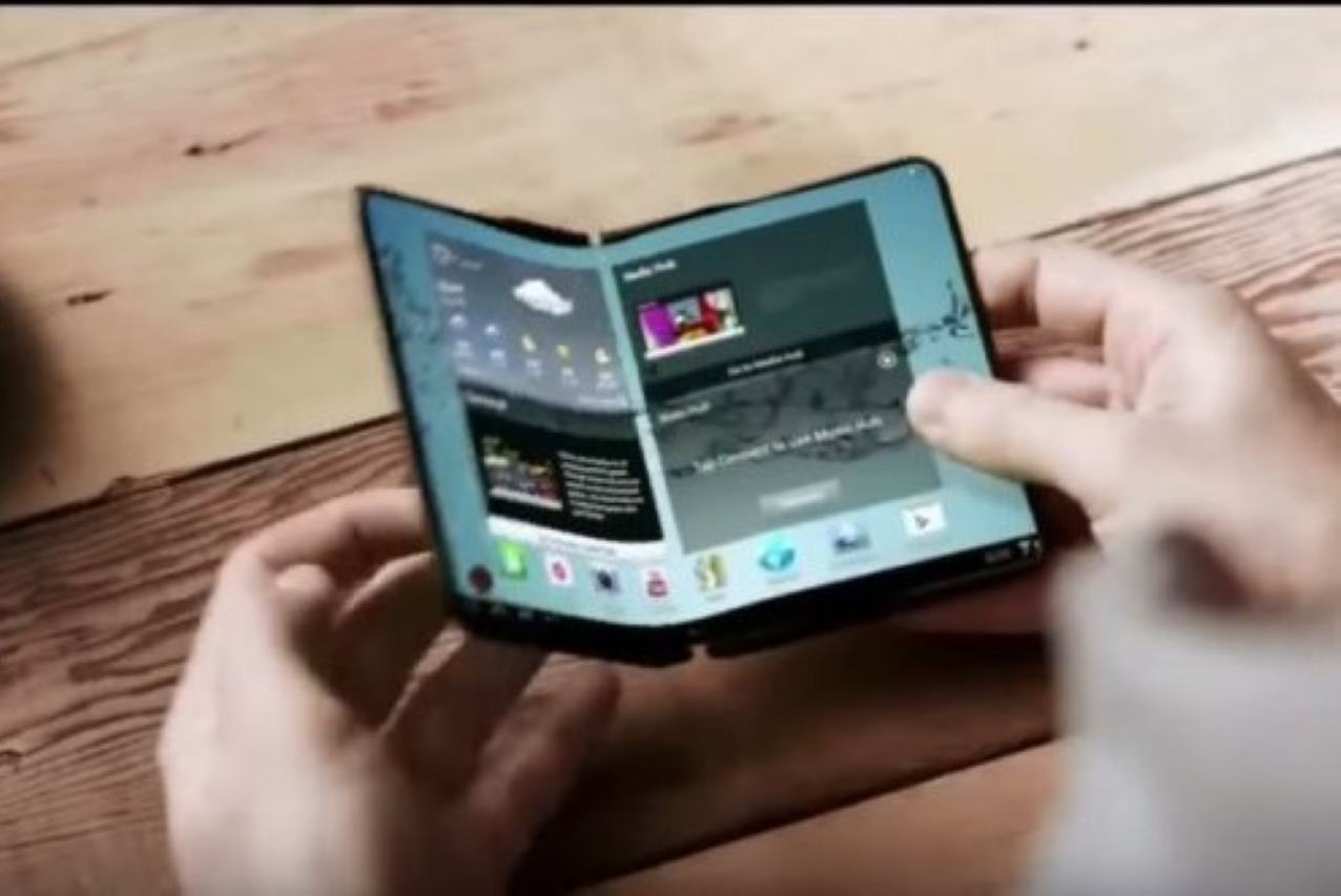 أبل تتقدم ببراءة اختراع جديدة لهاتف ذو تصميم مطوي شبيه بالكتاب