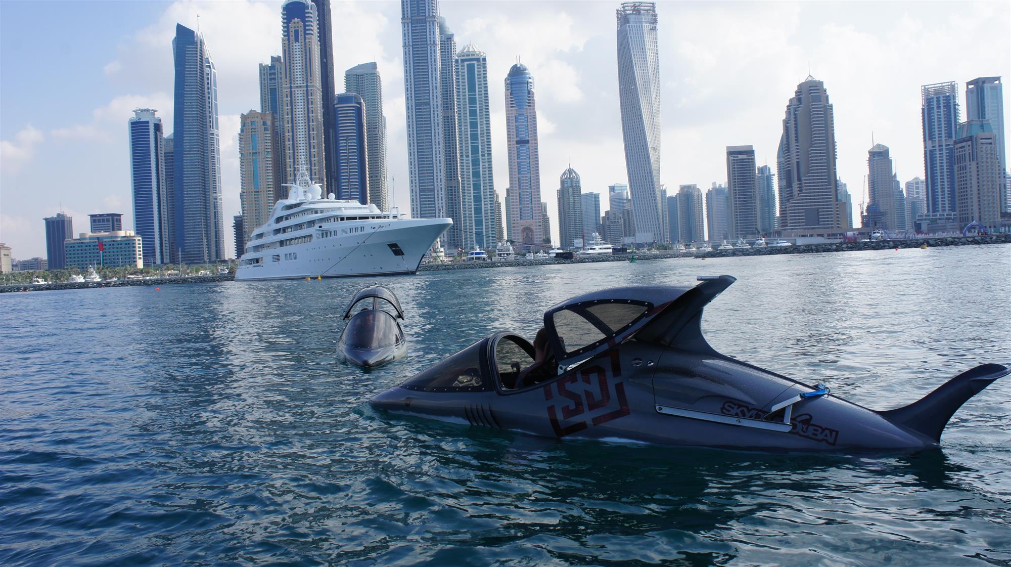 أفضل طريقة لإنفاق 100 ألف دولار أمريكي... غواصة Seabreacher
