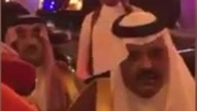 أمير حائل يفك كرب مسجون بدين يبلغ 225 ألف ريال .. فيديو