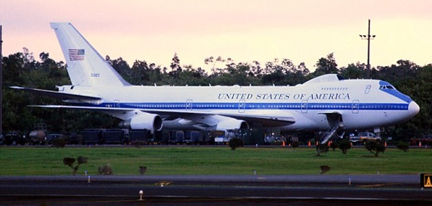 نظرة بداخل طائرة E-4B Doomsday التي تتتبع الرئيس الأمريكي بكل مكان
