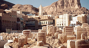 بعد 4 أشهر على وفاتها ...  عطراً يفوح من جثة عشرينية يمنية