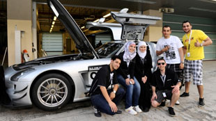 أكثر من 50,000 شخص يشاركون بالتصويت في مسابقة جولة الأداء لسيارات مرسيدس-AMG للعام 2012 