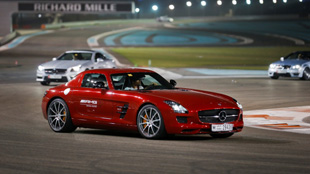 أكاديمية AMG للقيادة تحول سائقي السيارات إلى محترفي قيادةٍ على حلبات السباق