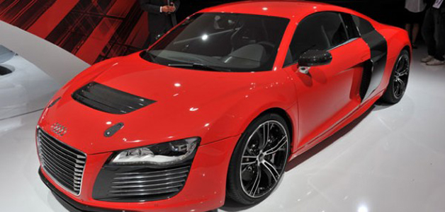 الكشف عن مواصفات سيارة أودي R8 موديل 2015 