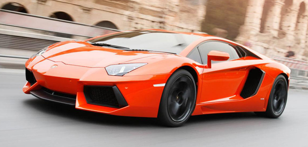 لامبورغينيLP 700-4 Aventador  دقّة ورشاقة