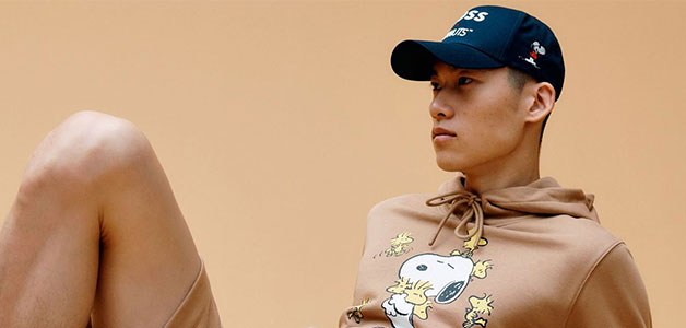 علامتا BOSS × PEANUTS تعيدان إحياء روح المرح والطفولة بمجموعة أبطالها تشارلي براون وسنوبي