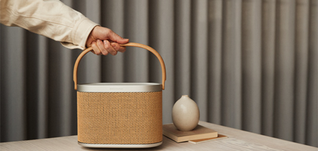 علامة BanG & Olufsen تطلق مكبّر الصوت beosound a5 المستوحة من الماضي والمُصمّم للمستقبل