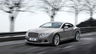 معرض  Big Boys Toys2013 يطلق اول حلبة لقيادة روائع السيارات في العالم