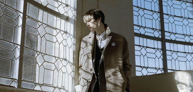 جدد شبابك مع كبسولة Celine  الحصرية على موقع MR PORTER