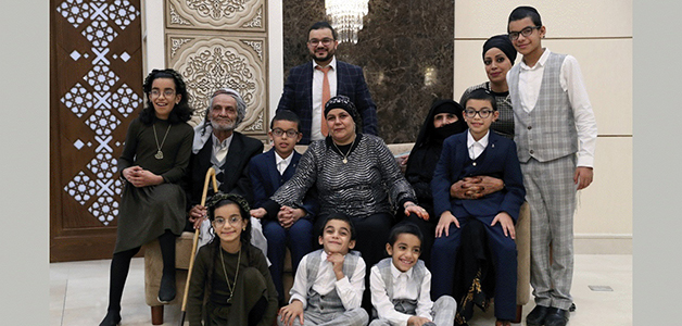الإمارات تجمع شمل عائلتين يمنيتين بعد فراق 21 عاماً