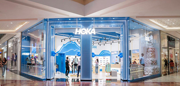افتتاح أول متجر لعلامة HOKA في دبي "أحذية وملابس رياضية تجمع بين الجودة والتصميم"