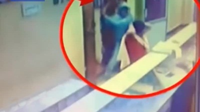ضربت بمنجل 21 مرة .. والمعجزة ليست فقط بقائها على قيد الحياة