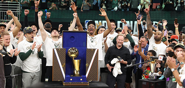 لويس فويتون تطلق أول حقيبة فاخرة في العالم لحمل كأس الـ NBA