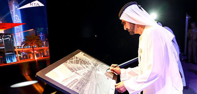 الشيخ محمد بن راشد يطلع على سير العمل في محطات مسار 2020 لمترو دبي