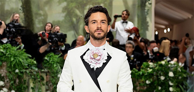 أبرز إطلالات النجوم في حفل  Met Gala المستوحاة من قصة "حديقة الوقت"