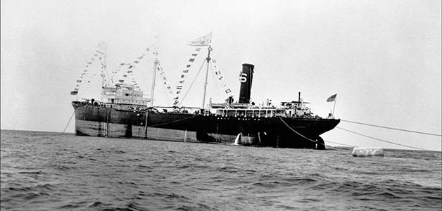 قبل 79 عامًا.. أول ناقلة نفط السعودي برعاية الملك عبد العزيز آل سعود