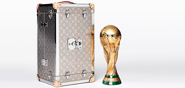 لويس فويتون يطلق مجموعة من المنتجات المرخص لها رسميًا من كأس العالم لكرة القدم 2018 في روسيا