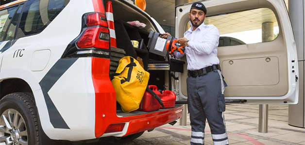 دوريات نجدة "السيارات المتعطلة" في أبوظبي بهوية جديدة