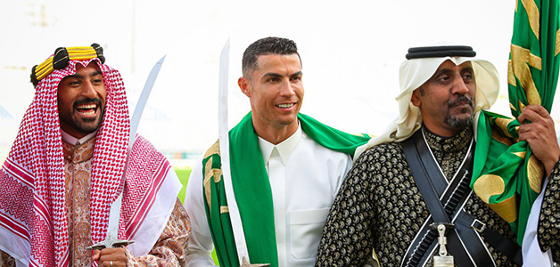 رونالدو يشارك في احتفالات يوم التأسيس مرتيداً زي التأسيس السعودي