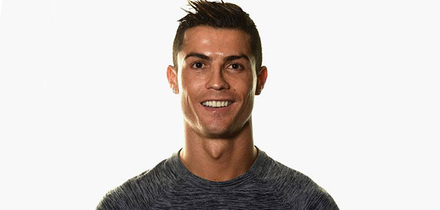 فيديو لرونالدو وهو يداعب طفلته يحظى بإعجاب رواد مواقع التواصل