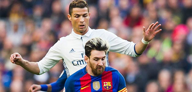 بسبب غيابهم عن الحفل.. ممثل "الفيفا" يهاجم ميسي ورونالدو
