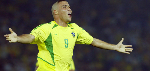 ميسي: رونالدو "البرازيلي" هو مثلي الاعلى