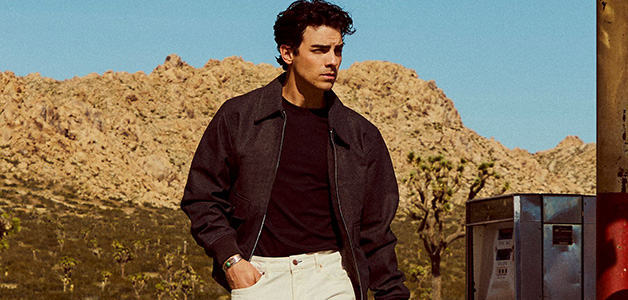 مجموعة مصغّرة من Scotch & Soda  بالتعاون مع سفيرها الأول عالمياً جو جوناس