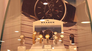 تألّق بمجموعة ساعاتSkagen Denmark  لربيع وصيف 2013