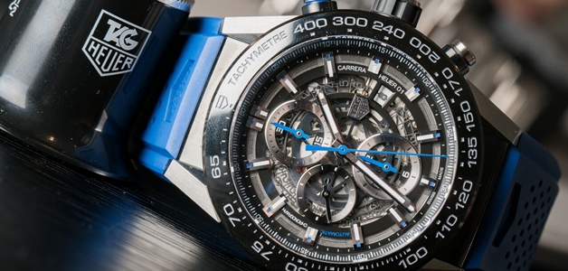 الساعة TAG Heuer CARRERA HEUER -01 من السيراميك الأسود المطفأ بالكامل
