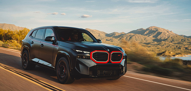 اختبر روعة القيادة المستدامة مع طراز BMW XM Label Red