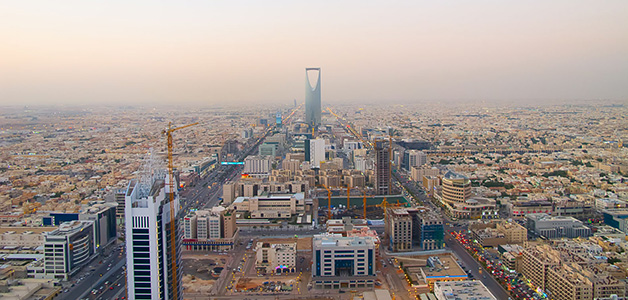 قروضاً للعسكريين بـ140 ألف ريال