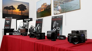 مركز التصوير يعلن عن وصول كاميرا فوجي فيلم X-Pro 1 المتميزة بأدائها الاحترافي ونقاوتها العالية جدا