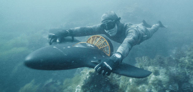 دراجة تمنحك تجربة التنزه بفخامة تحت الماء... AquaJet Dive