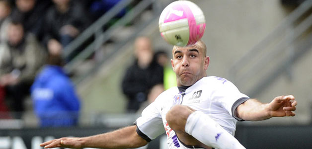 هل يصبح أيمن عبد النور أول لاعب عربي في تاريخ برشلونة؟