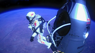 Zenith Stratos  أوّل ساعة تحطّم سرعة الصوت مع فيليكس بومغارتنر