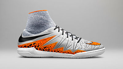 حذاء HYPERVENOMX ينضمّ إلى تشكيلة أحذية NIKEFOOTBALLX