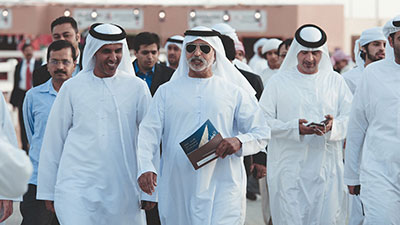 نهيان بن مبارك يزور مهرجان الشيخ زايد التراثي 2014 ويشيد بفكرته