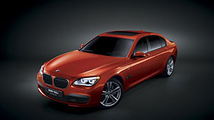  شارة M الشهيرة تزيّن سيّارة BMW الفئة السابعة الرائدة 
