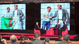 ميسي يرفع علم الجزائر دعما لمنتخب محاربي الصحراء