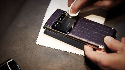 Vertu الفاخرة تطرح خدمة التعديل بحسب الطلب في دولة الإمارات