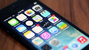 "اي فون 5 سي" يأتي مع الإصدار من "iOS 7"